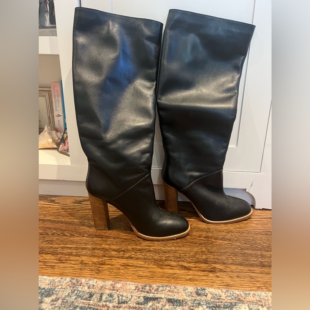 Banana Republic Lorca Leather Boots. Only worn once!